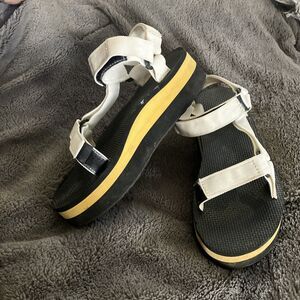 Stylish Women's Sandals in Black and White